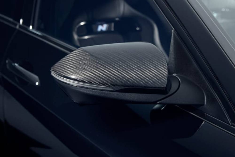 https://cdn.autogreeknews.gr/wp-content/uploads/2026/10/new-hyundai-elantra-n-monochrome-4.jpg