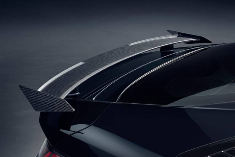 https://cdn.autogreeknews.gr/wp-content/uploads/2026/10/new-hyundai-elantra-n-monochrome-5.jpg