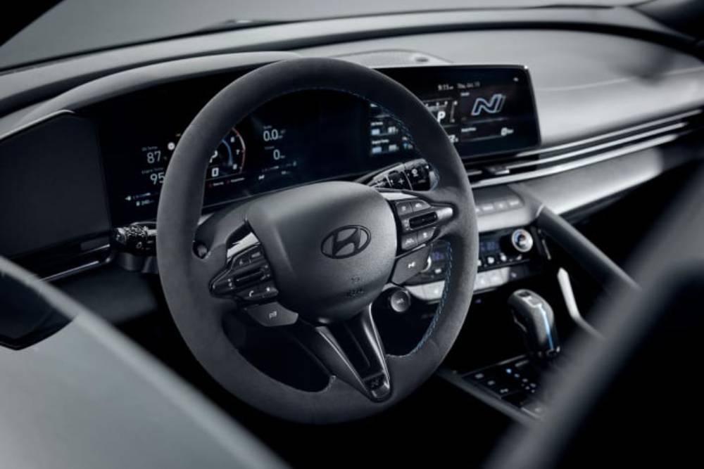 https://cdn.autogreeknews.gr/wp-content/uploads/2026/10/new-hyundai-elantra-n-monochrome-6.jpg