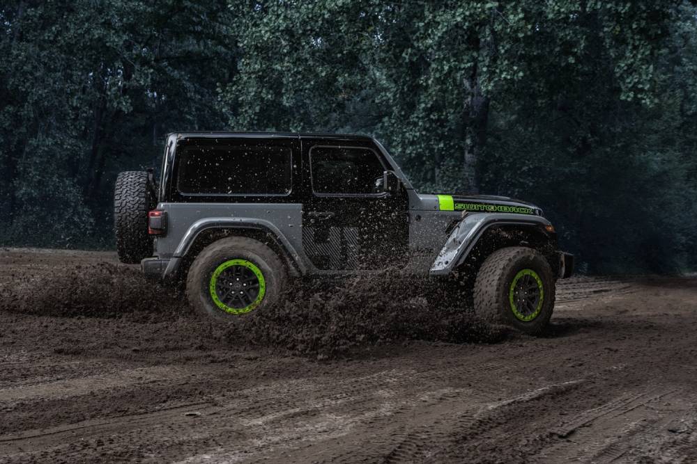 https://cdn.autogreeknews.gr/wp-content/uploads/2026/10/new-jeep-wrangler-switchback-5.jpg