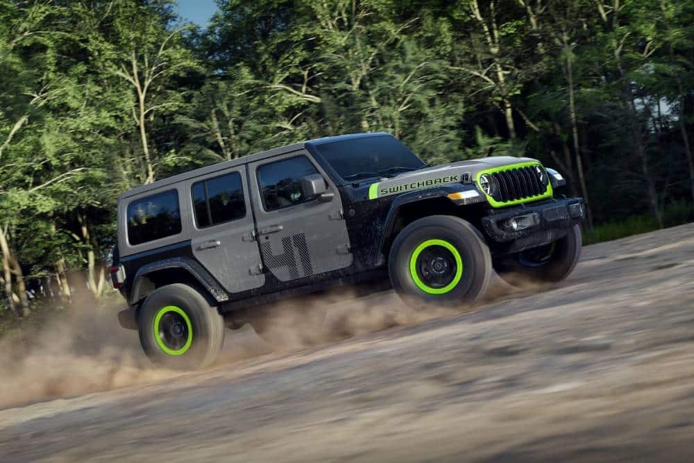 https://cdn.autogreeknews.gr/wp-content/uploads/2026/10/new-jeep-wrangler-switchback-6.jpg