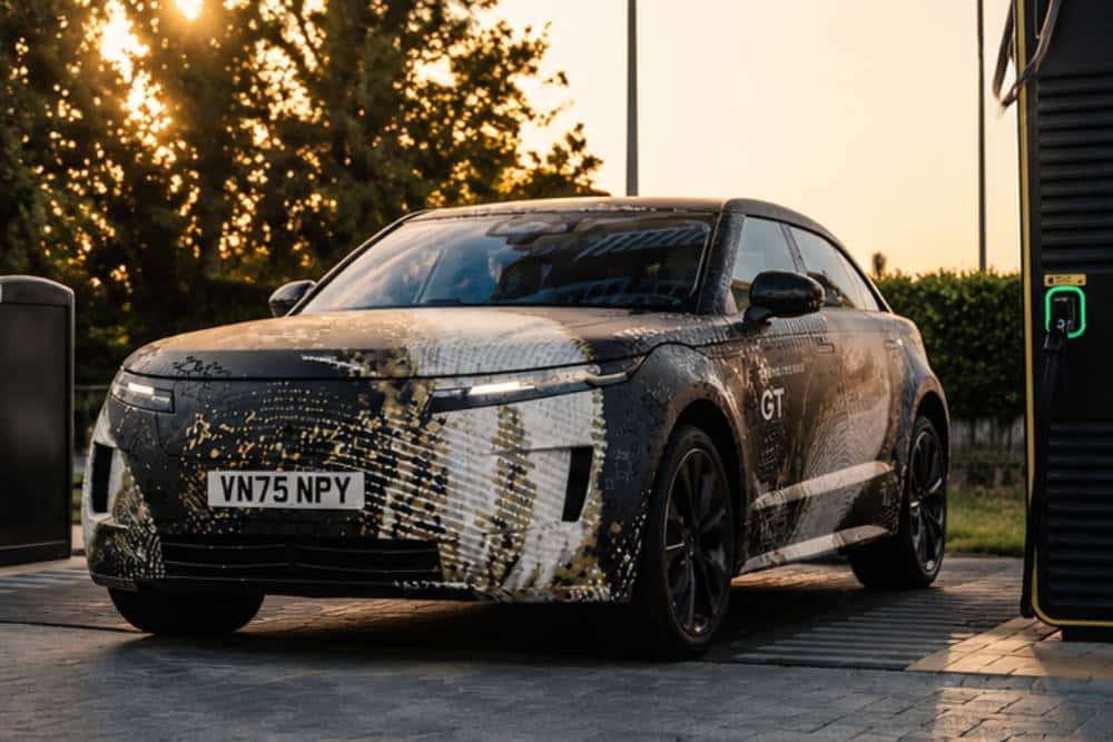 https://cdn.autogreeknews.gr/wp-content/uploads/2026/10/new-range-rover-gt-4.jpg