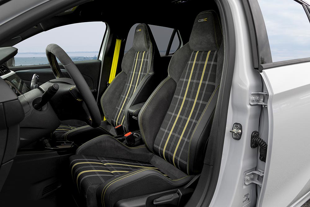 https://cdn.autogreeknews.gr/wp-content/uploads/2026/10/opel-corsa-gse-11.jpg