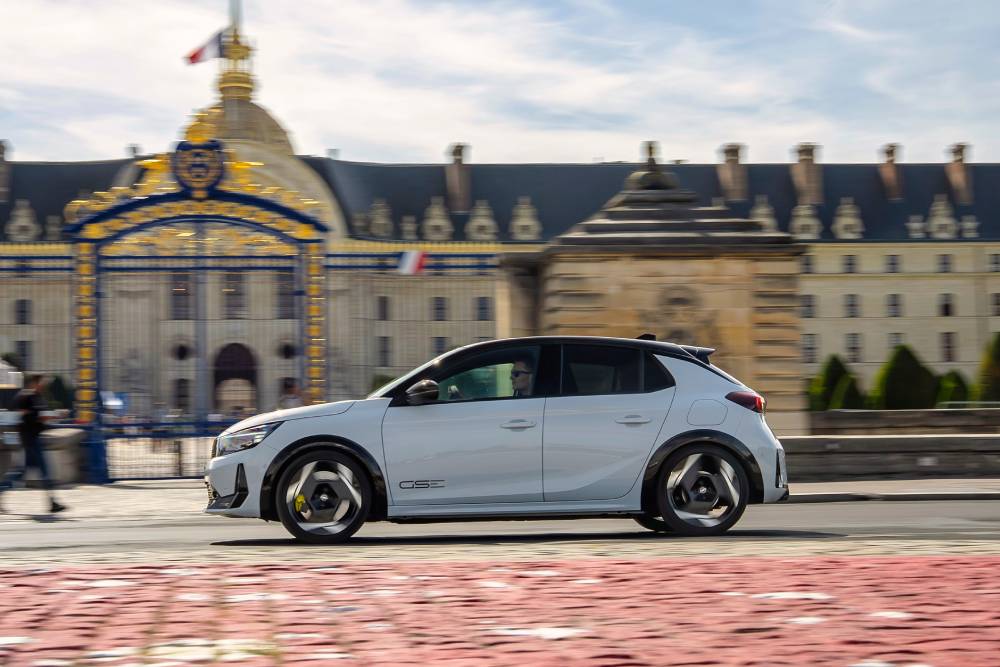 https://cdn.autogreeknews.gr/wp-content/uploads/2026/10/opel-corsa-gse-1555-km-journey-5.jpg