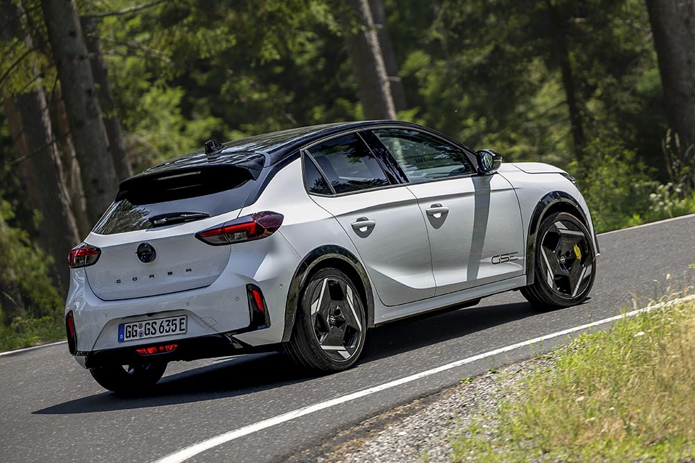https://cdn.autogreeknews.gr/wp-content/uploads/2026/10/opel-corsa-gse-3.jpg