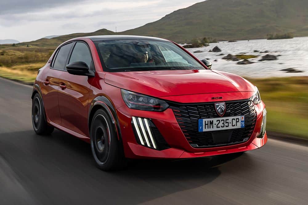 https://cdn.autogreeknews.gr/wp-content/uploads/2026/10/peugeot-e-208-gti-10.jpg