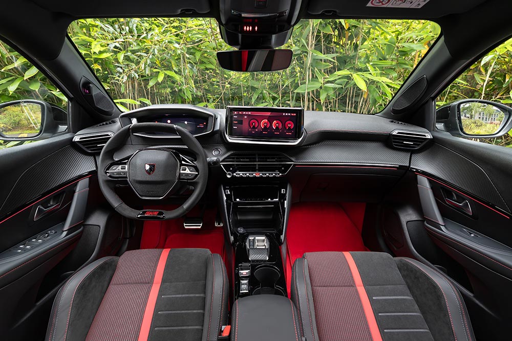 https://cdn.autogreeknews.gr/wp-content/uploads/2026/10/peugeot-e-208-gti-13.jpg