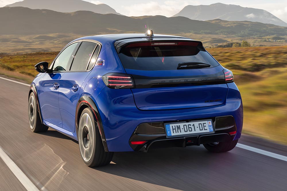 https://cdn.autogreeknews.gr/wp-content/uploads/2026/10/peugeot-e-208-gti-3.jpg