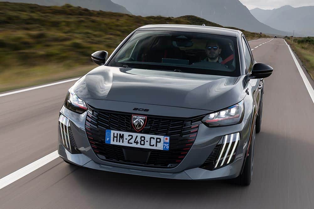 https://cdn.autogreeknews.gr/wp-content/uploads/2026/10/peugeot-e-208-gti-5.jpg