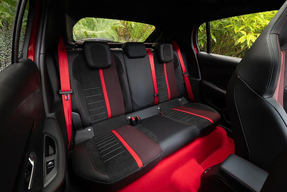 https://cdn.autogreeknews.gr/wp-content/uploads/2026/10/peugeot-e-208-gti-6.jpg
