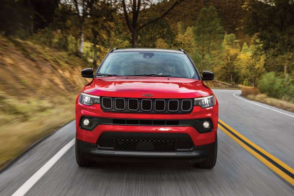 https://cdn.autogreeknews.gr/wp-content/uploads/2026/10/previous-jeep-compass-my27-03.jpg