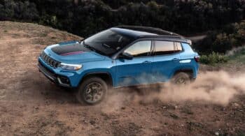 Η Jeep κρατά ζωντανό το παλιό Compass με νέες εκπλήξεις