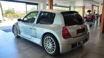 Πωλείται στην Ελλάδα το εξωφρενικό Renault Clio V6