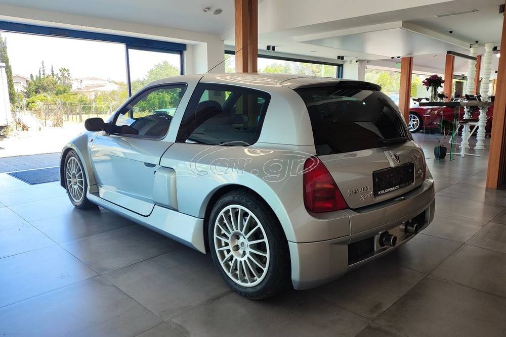 https://cdn.autogreeknews.gr/wp-content/uploads/2026/10/renault-clio-v6-for-sale-1.jpg