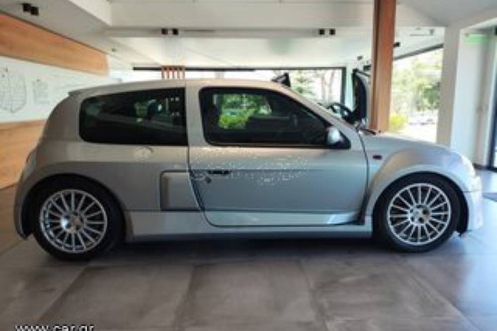 https://cdn.autogreeknews.gr/wp-content/uploads/2026/10/renault-clio-v6-for-sale-3.jpg