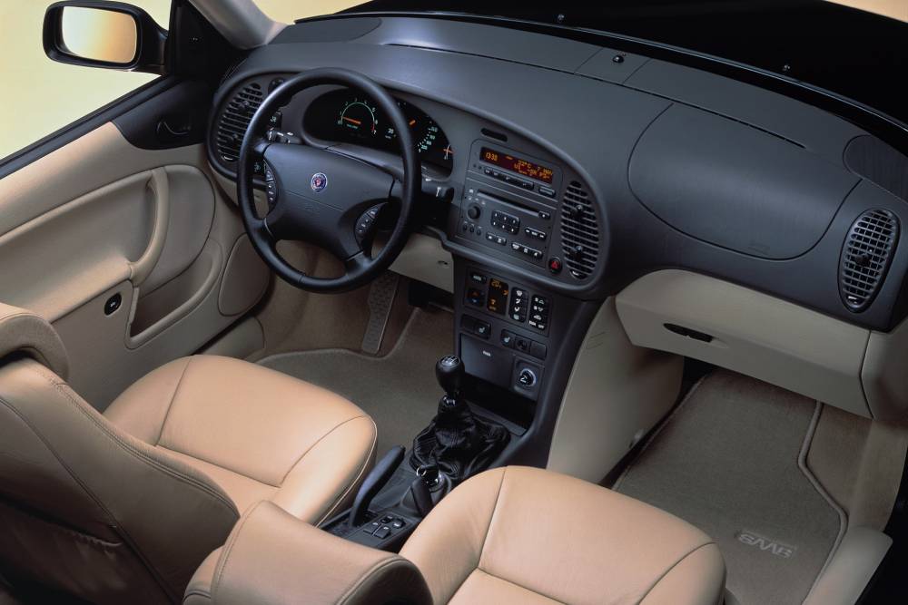 https://cdn.autogreeknews.gr/wp-content/uploads/2026/10/saab_9-3_5.jpg