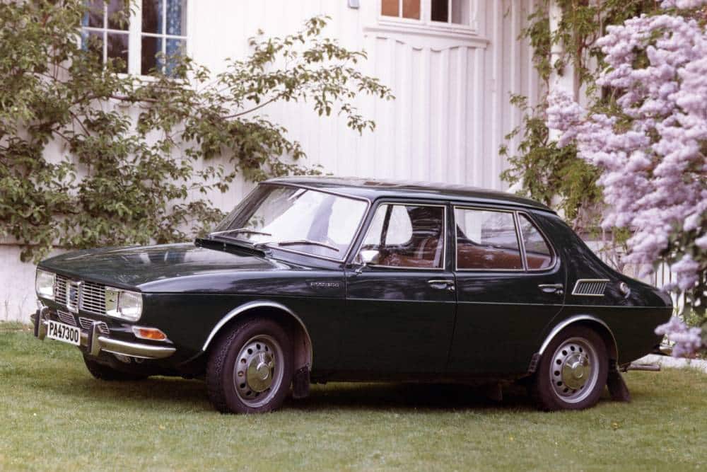 https://cdn.autogreeknews.gr/wp-content/uploads/2026/10/saab_99_sedan_1.jpg