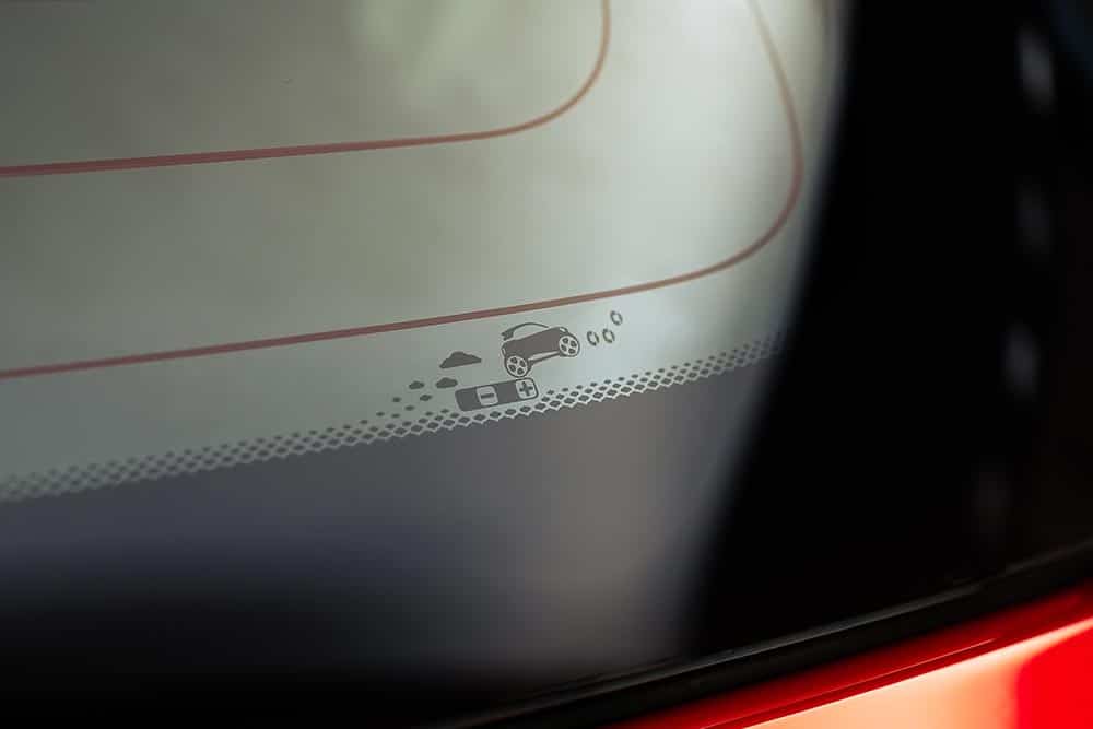https://cdn.autogreeknews.gr/wp-content/uploads/2026/10/smart_hashtag2_premium_laser-red_rgb_11.jpg