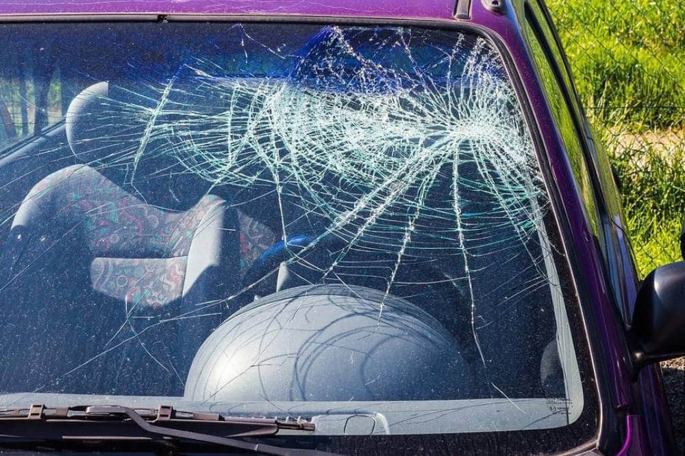 https://cdn.autogreeknews.gr/wp-content/uploads/2026/10/spasmeno-parpriz-02.jpg