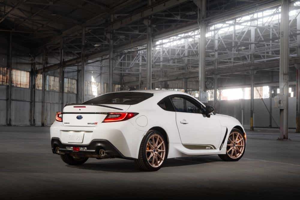 https://cdn.autogreeknews.gr/wp-content/uploads/2026/10/subaru-brz-zc15-04.jpg