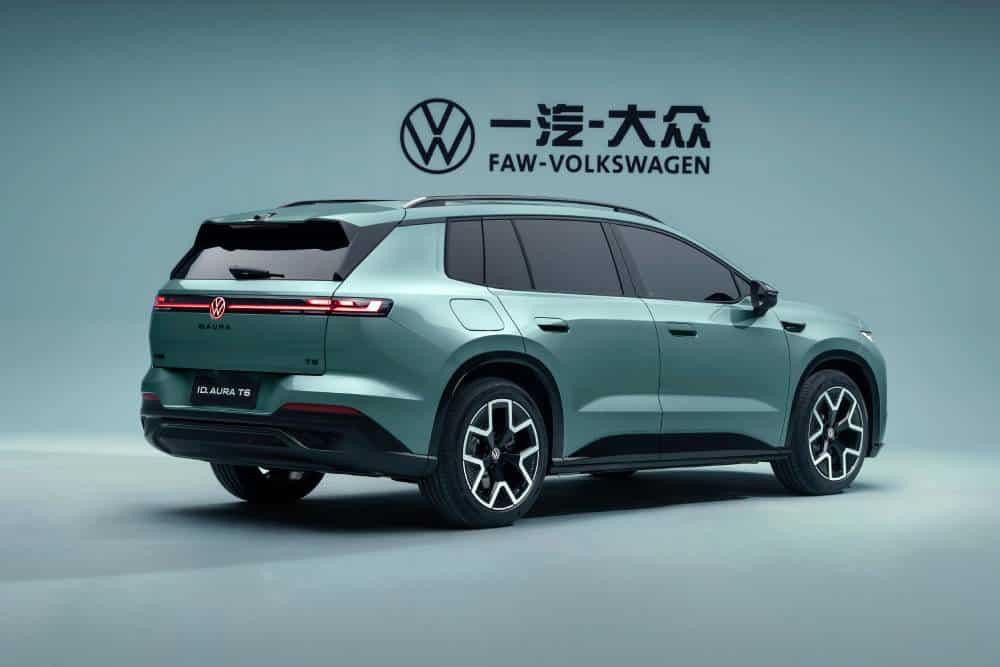 https://cdn.autogreeknews.gr/wp-content/uploads/2026/10/volkswagen_id._aura_t64.jpg